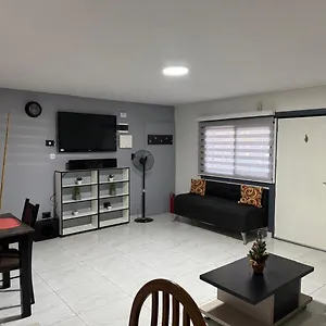 Casa Amplia Zona Semicentrica Con Cochera Сasa de vacaciones Mendoza